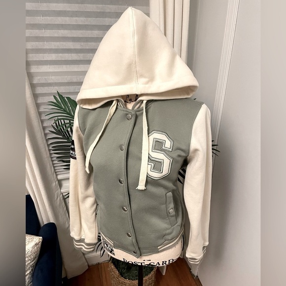 CANADA GEAR Varsity Jacket - Picture 5 of 10